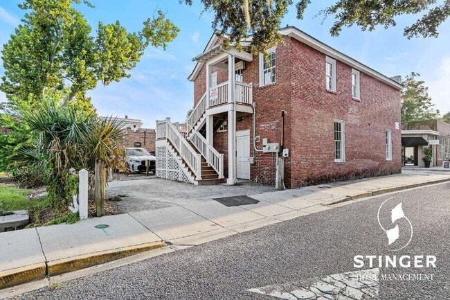 Photo - 221 West St