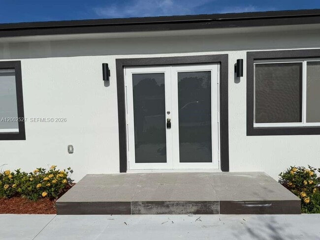 Photo - 831 SE 9th Ave