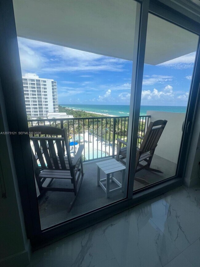 9273 Collins Ave Unidad 606