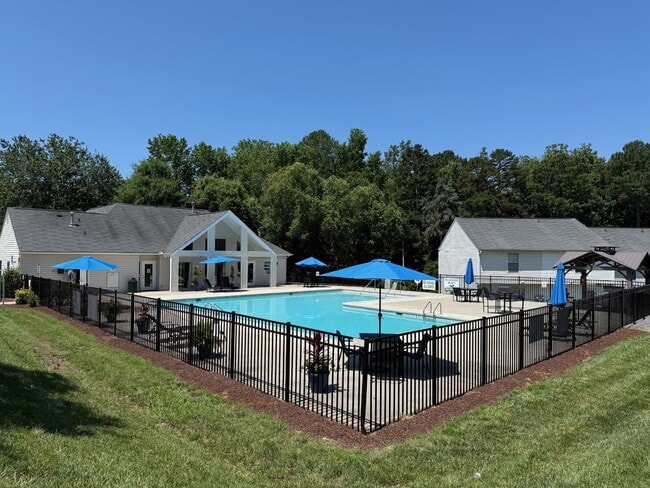 Galleria Pointe Apartments and Townhomes