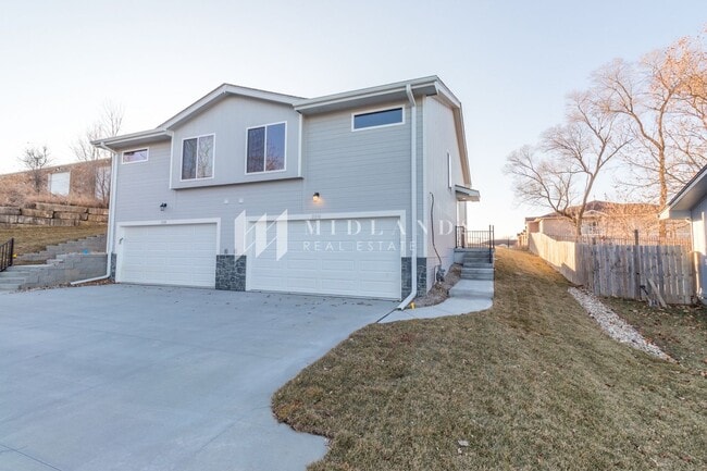 New Construction Duplex in Elkhorn! - New Construction Duplex in Elkhorn! House