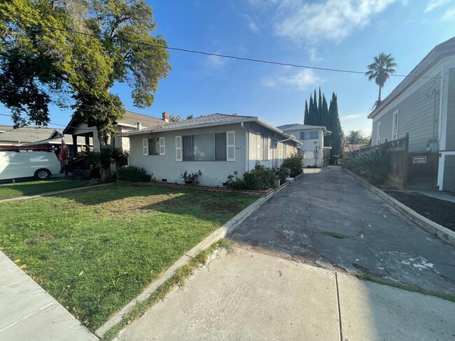 Building Photo - $3095 - Cozy 2/1 in the heart of Downtown San Jose Unit 462 N. 7th Street #B