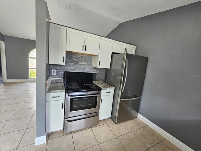 Photo - 635 Parakeet Ct