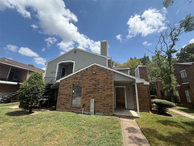 Building Photo - 7200 W T C Jester Blvd Unit 2604