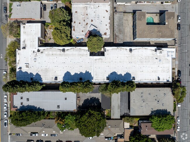 Photo - Bay Laurel Condominiums