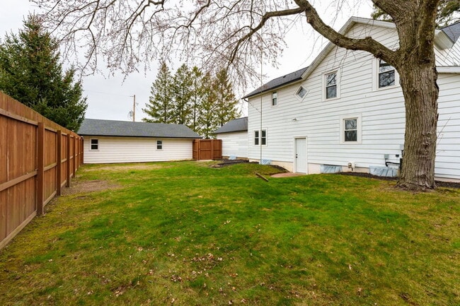1006 Schuring Rd