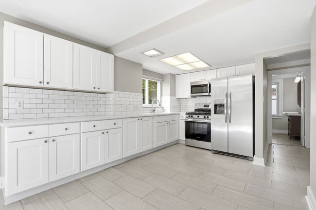Photo - 3117 Coucy Ave