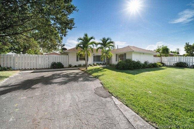Photo - 518 Kingbird Cir