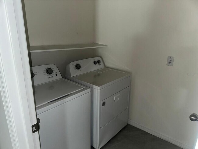 Photo - 318 Montgomery Ct