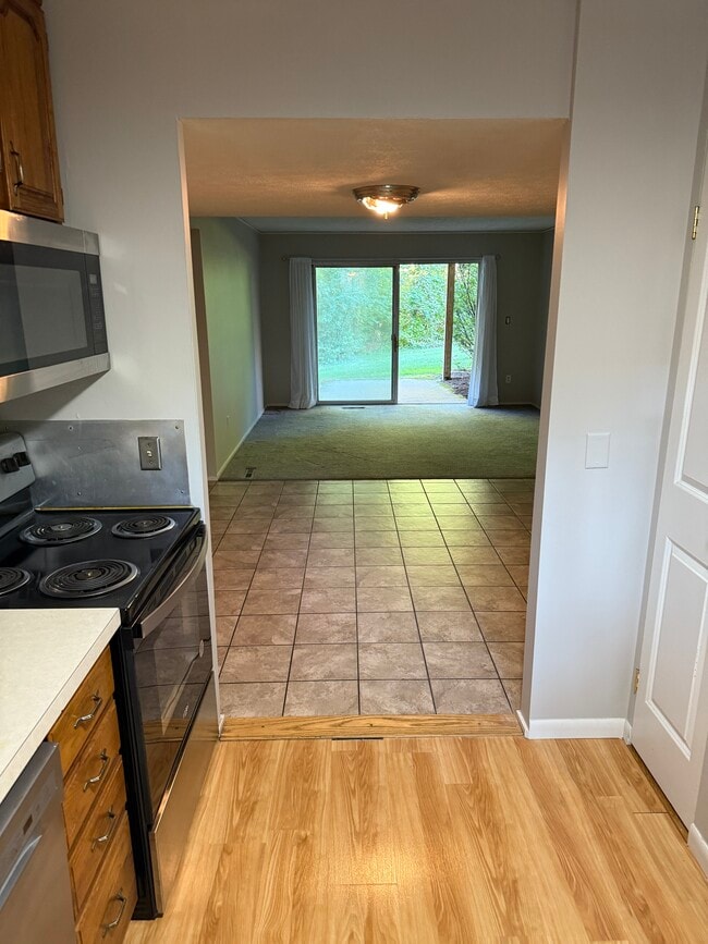 Building Photo - 6570 Chaffee Ct Unit #H1