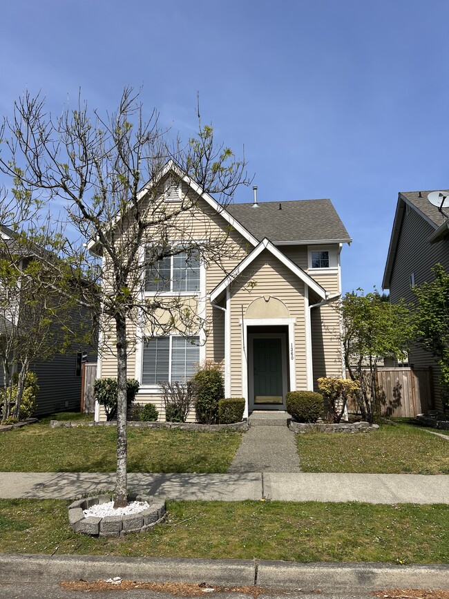 Photo - 1360 Griggs St House