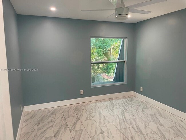 Photo - 330 Sunshine Dr