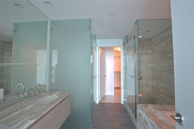 Photo - 2900 NE 7th Ave Unit 3103