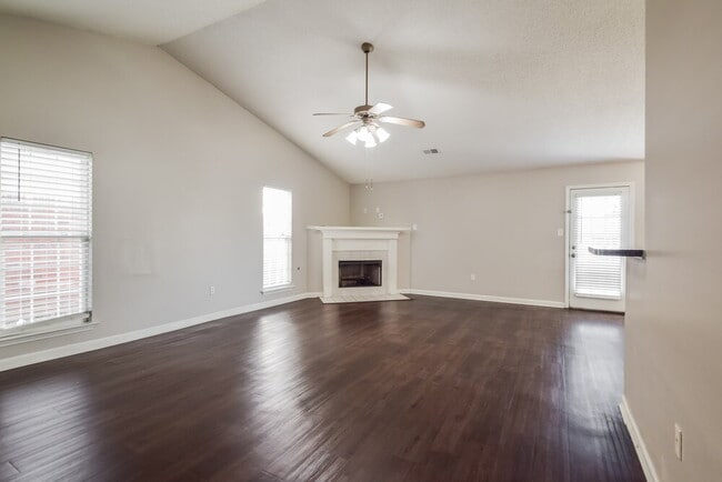 Photo - 1708 Cherry Creek Dr