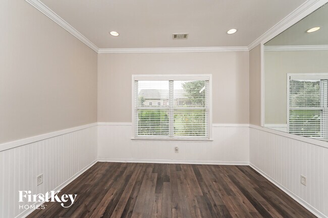 Photo - 995 Valley Cir