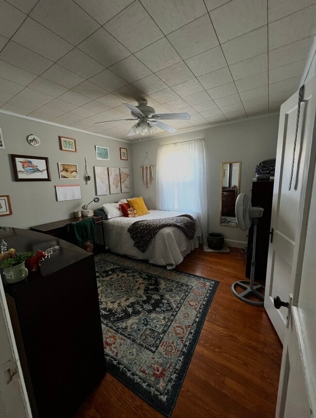 Photo - 609 E 12th St