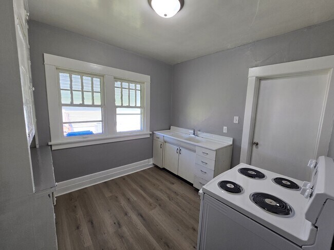 Photo - 506 Fowler St