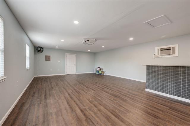 Photo - 9811 Kingsman Dr