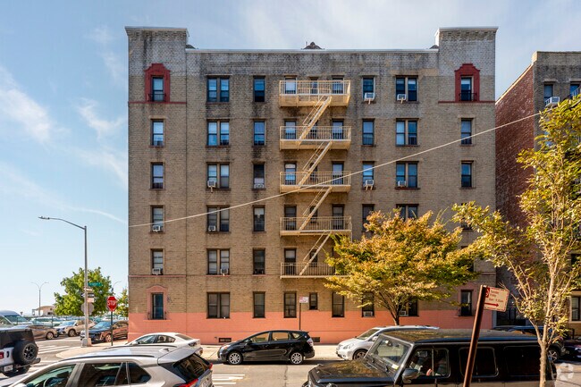 Photo - 313-323 Brightwater Ct