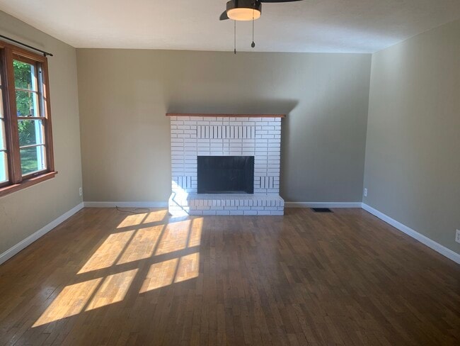 living fireplace - 944 E 5th Ave