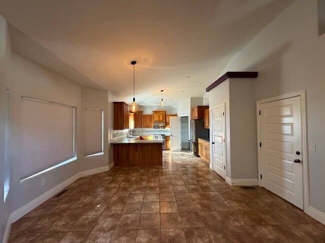 Photo - 818 S 4425 W