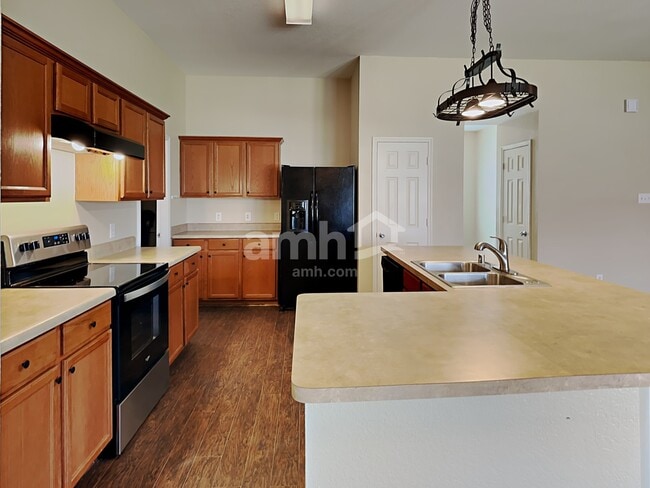 Photo - 530 Hickory Ln