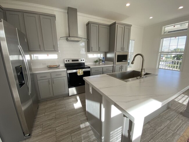 Photo - 344 Heritage Blvd