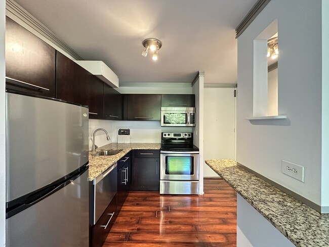 1442 N Dearborn St Unit E7