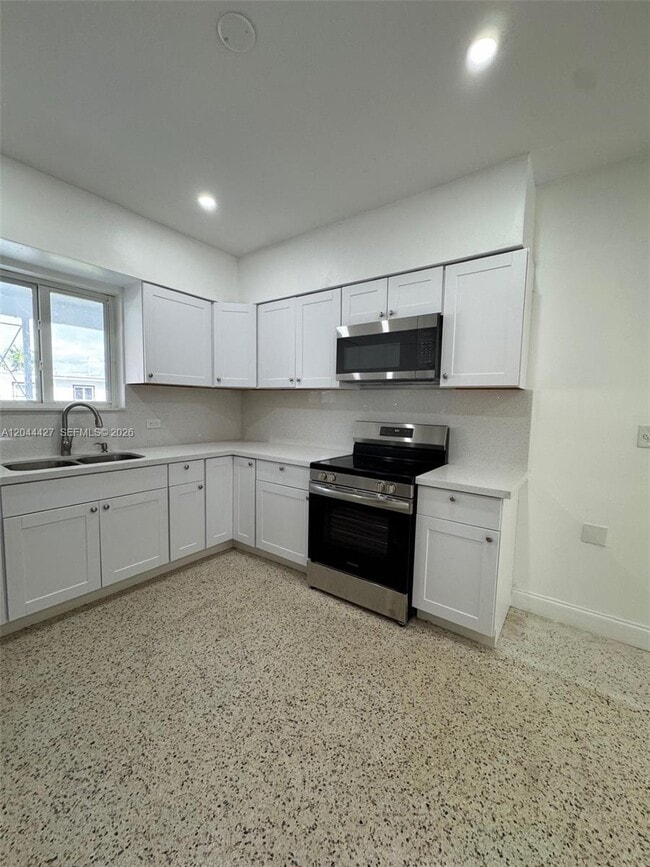 Photo - 4700 SW 7th St