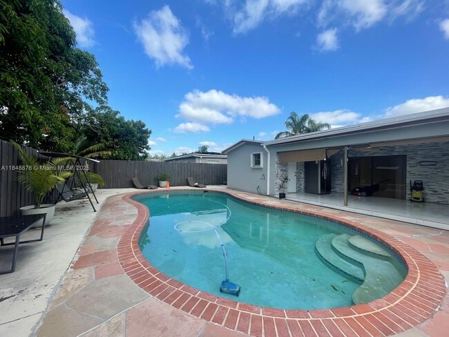 Building Photo - 6646 NW 1st Ct Rental