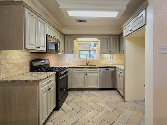 Photo - 2527 Willowby Dr