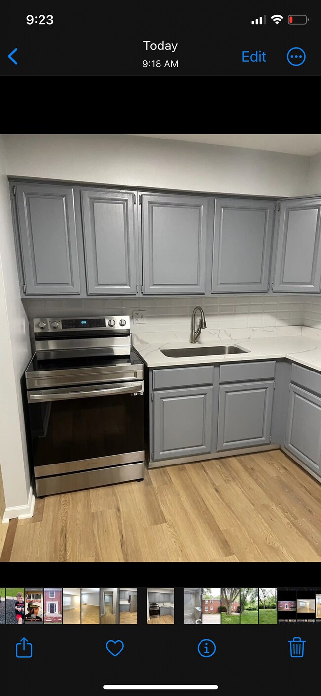 Kitchen - 4713 Elm St Unit 1W