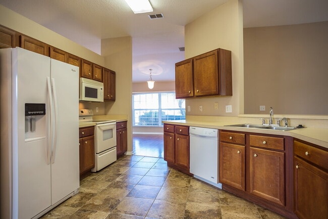 Photo - 232 Valley Edge Dr