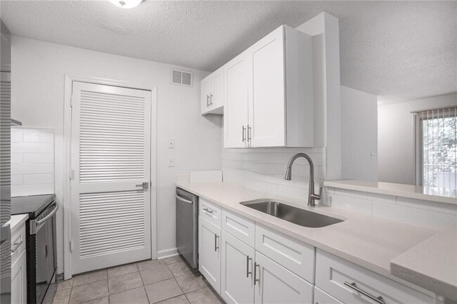 Photo - 432 Granville Ct