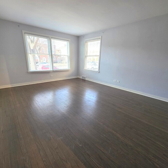 Photo - 8845 Bronx Ave Unidad 1N