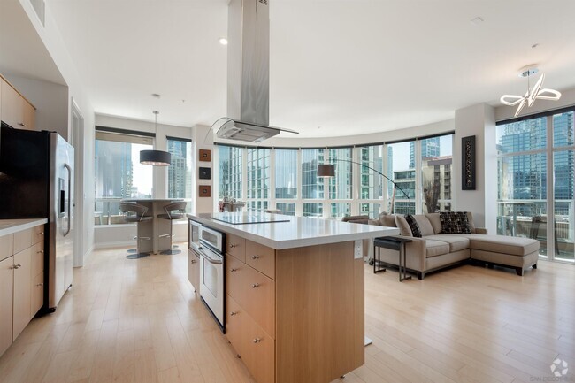 Building Photo - 350 W Ash St Rental