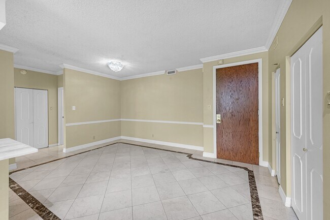 Photo - 5150 Hidalgo St Unit 202