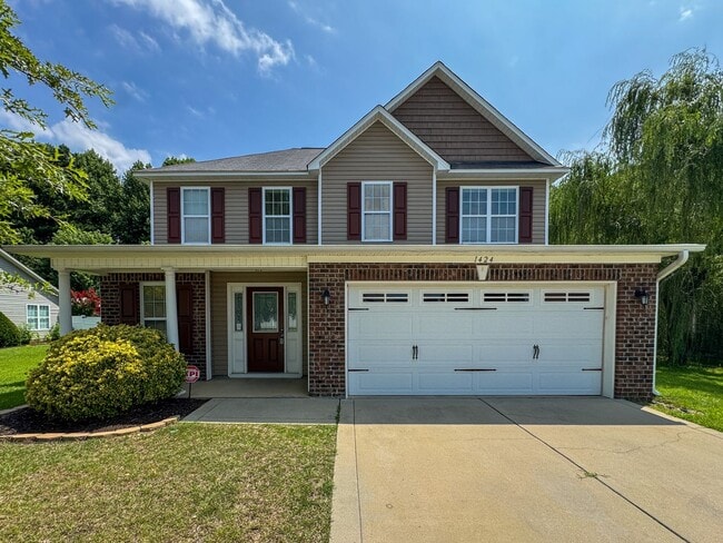 Building Photo - Beautifully Maintained 3 Bed 2.5 Bath West Gate Home