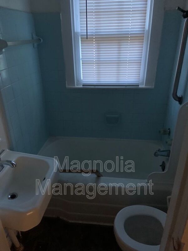 Photo - 1811 Colonial Ave