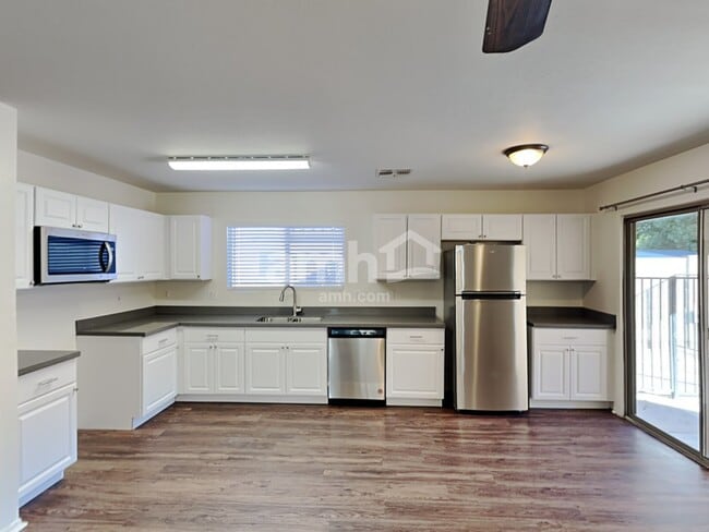 Photo - 1133 S 111th Cir