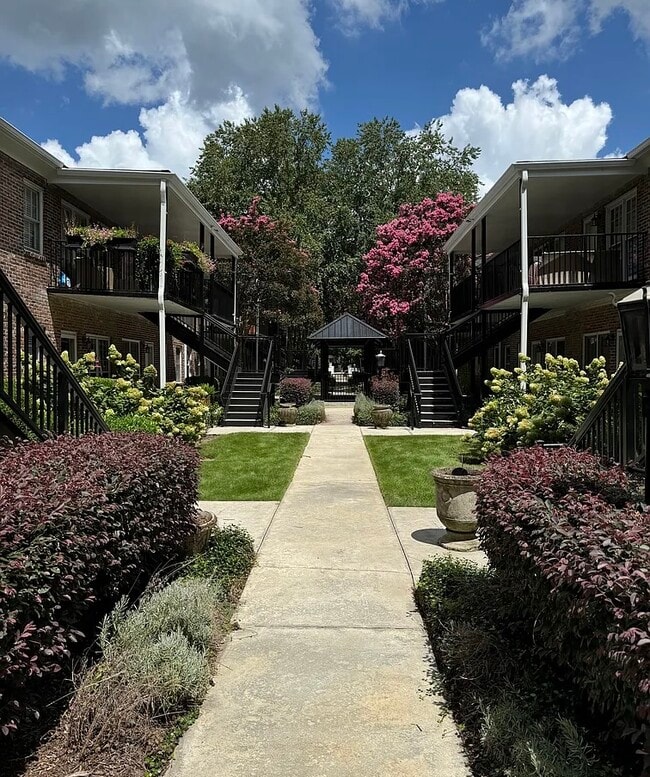 Photo - 3675 Peachtree Rd NE Unit 41