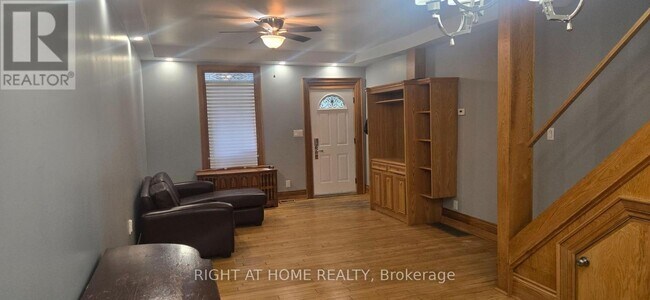Photo - 258 Howland Ave