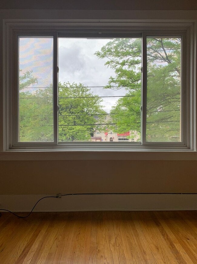 Photo - 15304 Kercheval Ave Unit #3