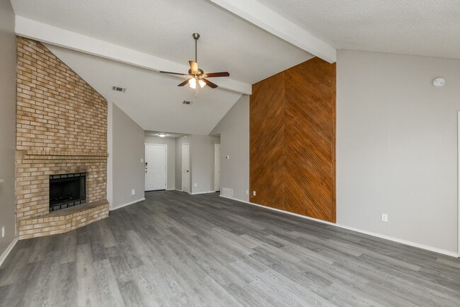 Photo - 8221 Cloverglen Ln