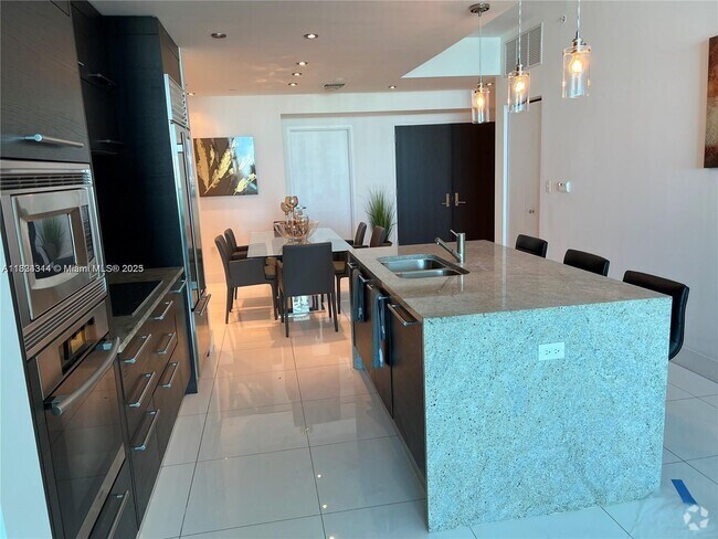 Building Photo - 900 Biscayne Blvd Unit 3408 Rental