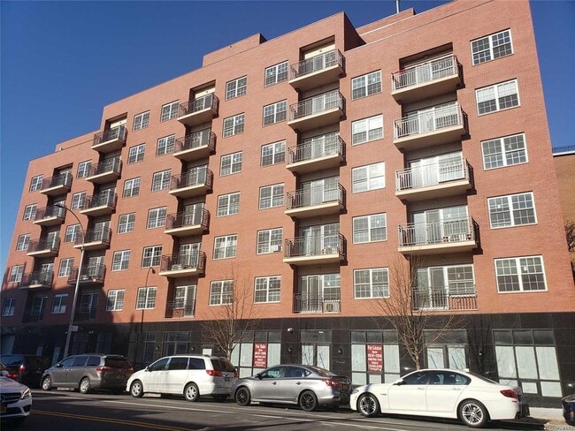 Building Photo - 71-66 Parsons Blvd Unit 4K Rental