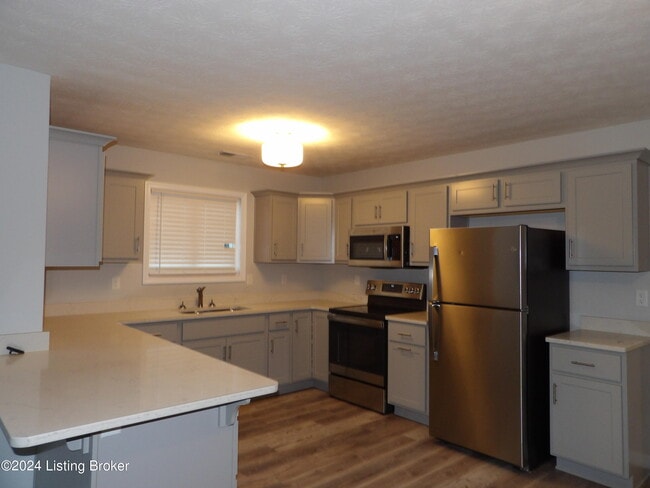 Photo - 406 Eagle Pointe Dr