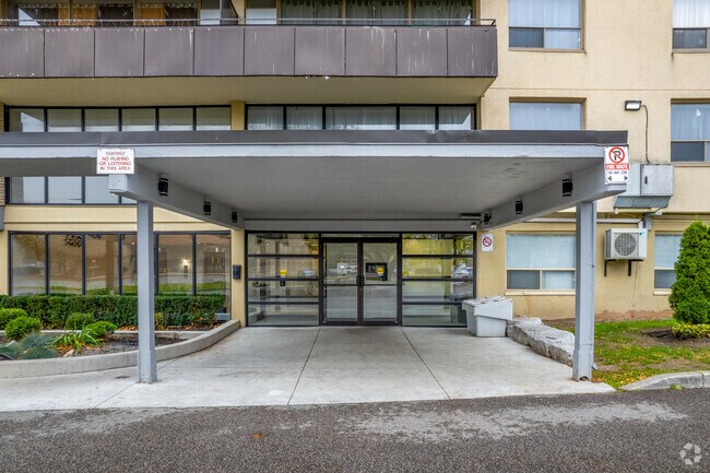 Entrance - 2960 Don Mills Rd