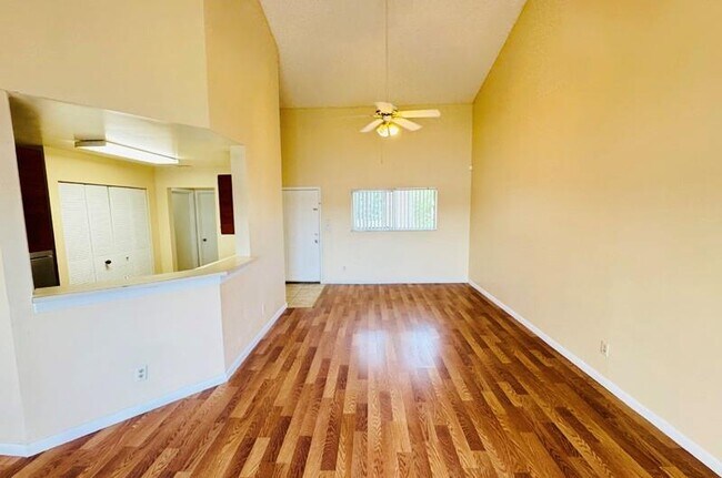 Photo - 3449 NW 44th St Unidad # 202