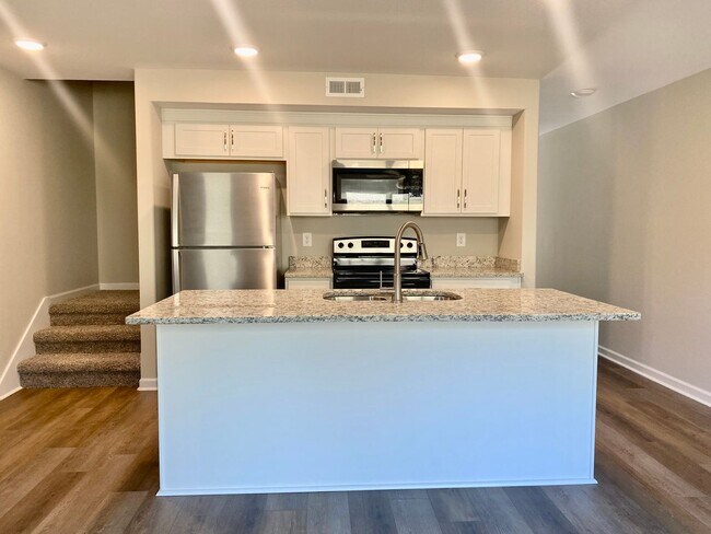 Photo - 943 Center Rd Unit A